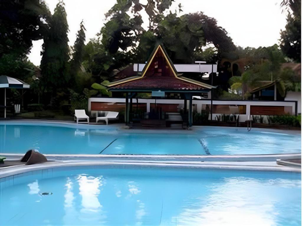 Hotel Batik יוגיאקרטה מראה חיצוני תמונה